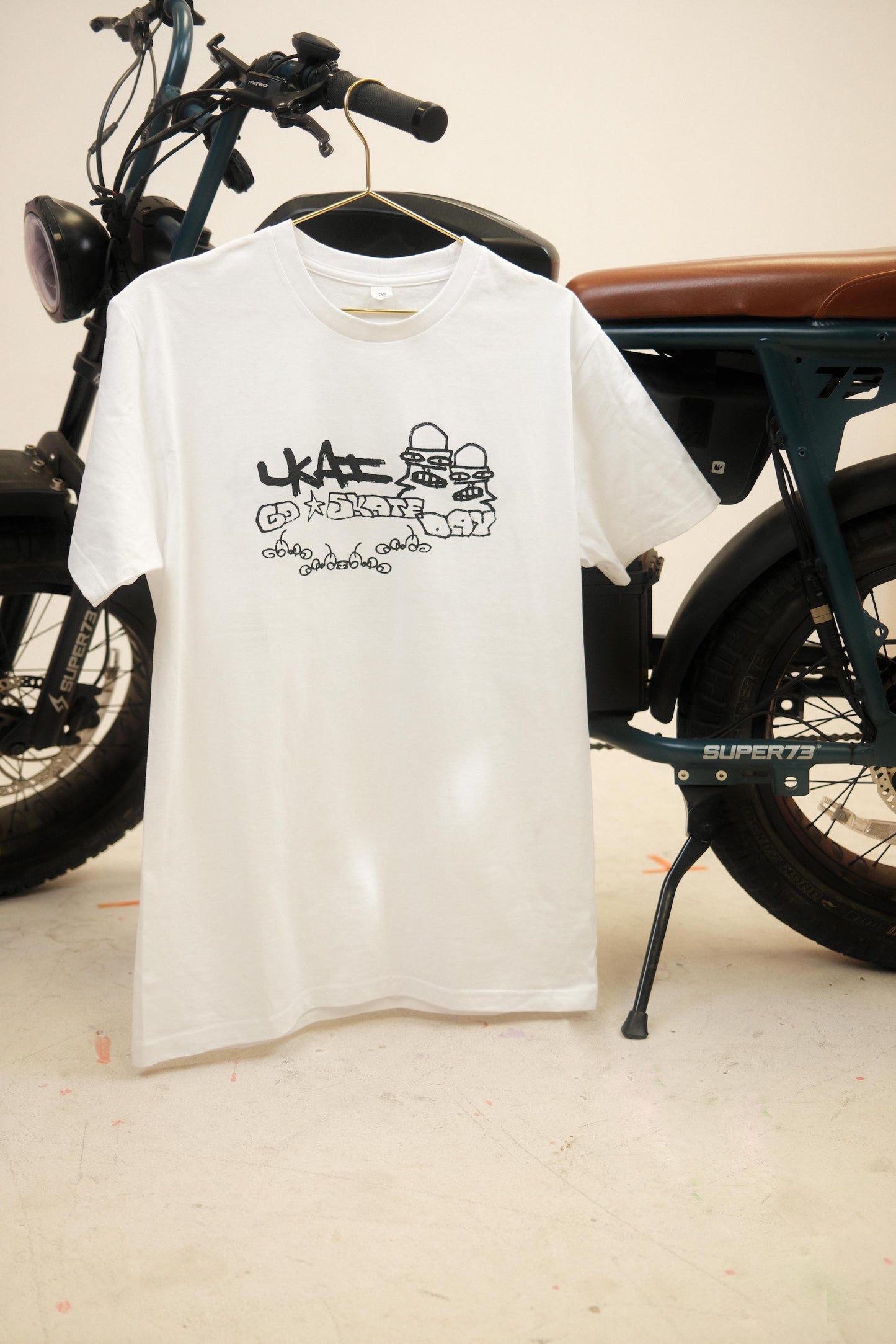 GO SKATE DAY T